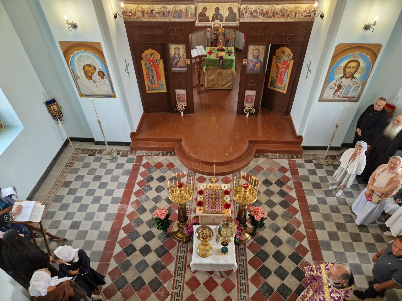 Малое освящение и Литургия в храме свт. Николая в села Амракиц
