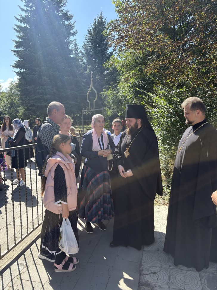 Архиепископ Аксий совершил Божественную литургию в Ванадзоре