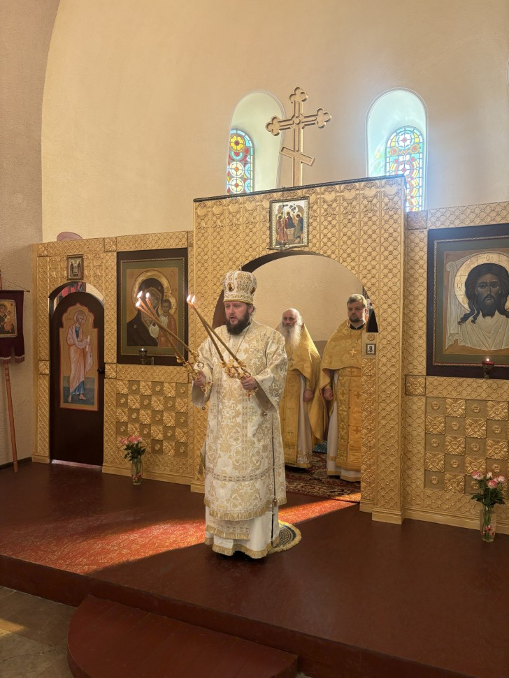Архиепископ Аксий совершил Божественную литургию в Ванадзоре