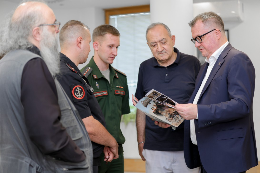 В Русском доме в Ереване презентовали иллюстрированные издания для детей по истории Армении
