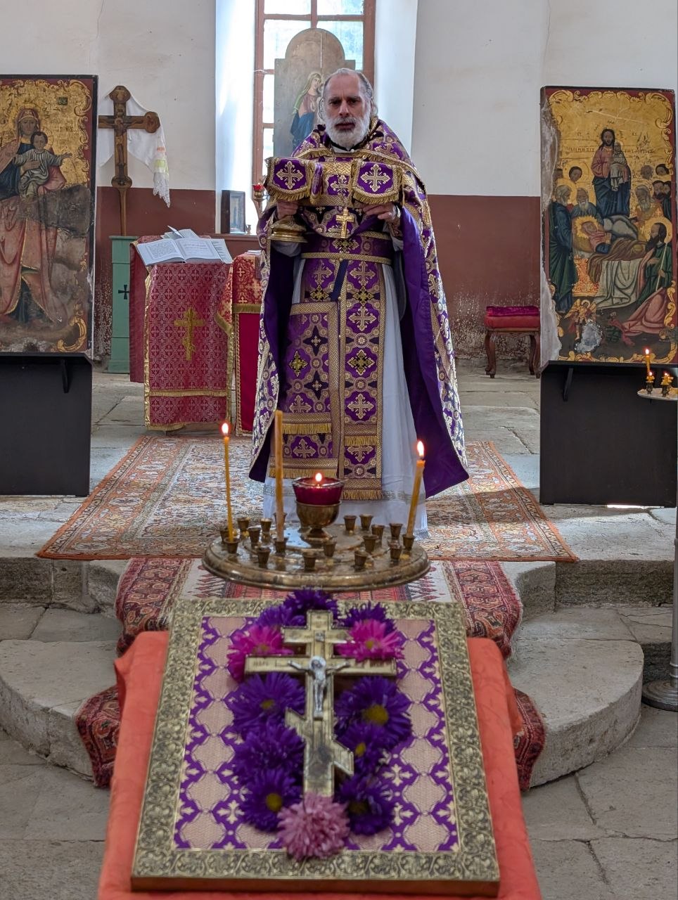 Престольный праздник в Крестовоздвиженском храме Еревана