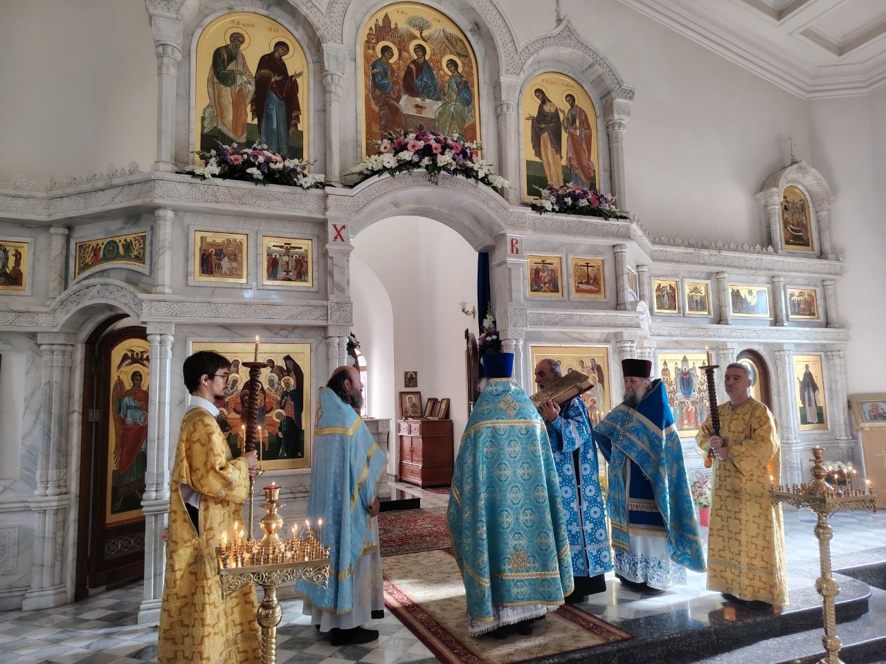 В Ереване молитвенно отметили престольный праздник храма Покрова Пресвятой Богородицы
